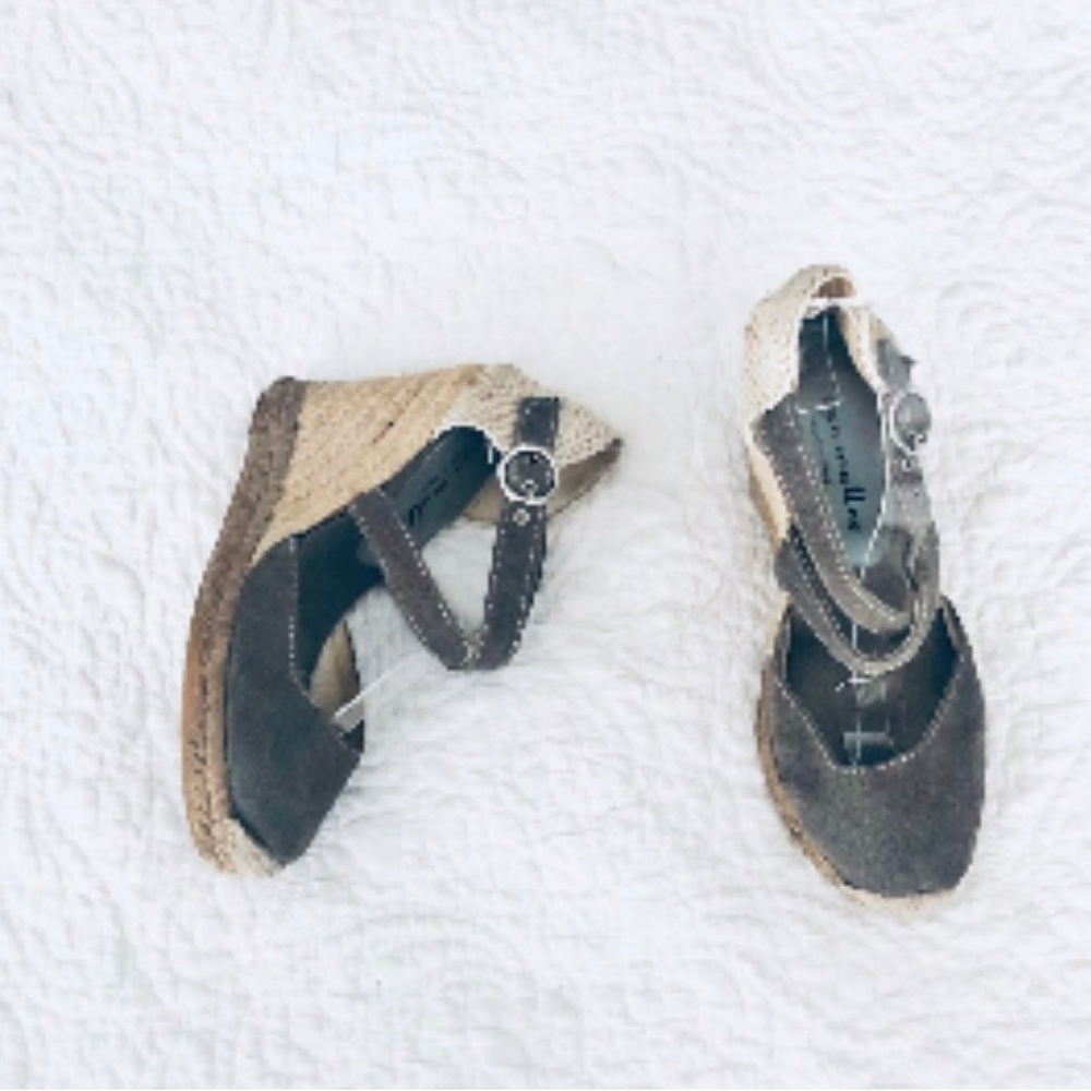 Bettye Muller Espadrille Wedge Heels size 38 made in Spain